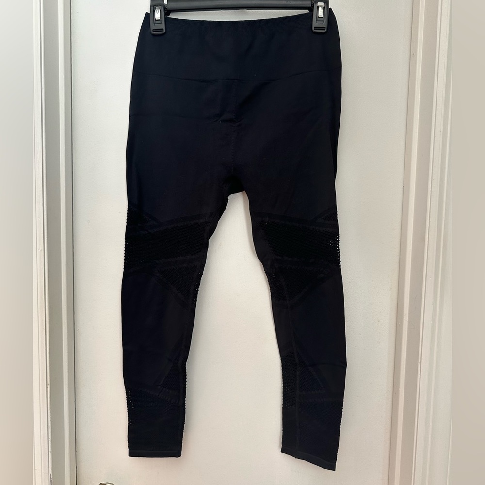 Fabletics Seamless High Waisted Compression Leggings in Medium Black